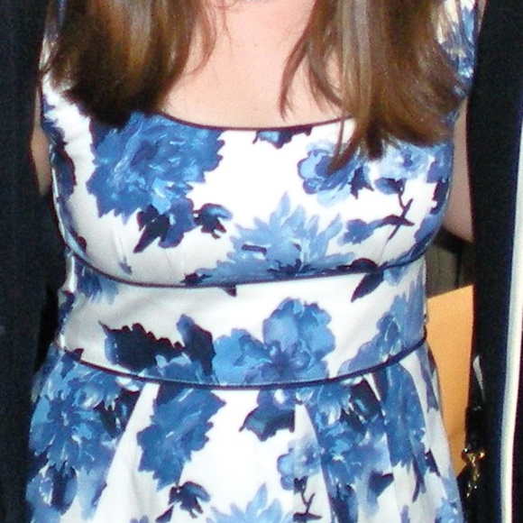 Juniors Blue Floral Dress Size 7 - Picture 3 of 7